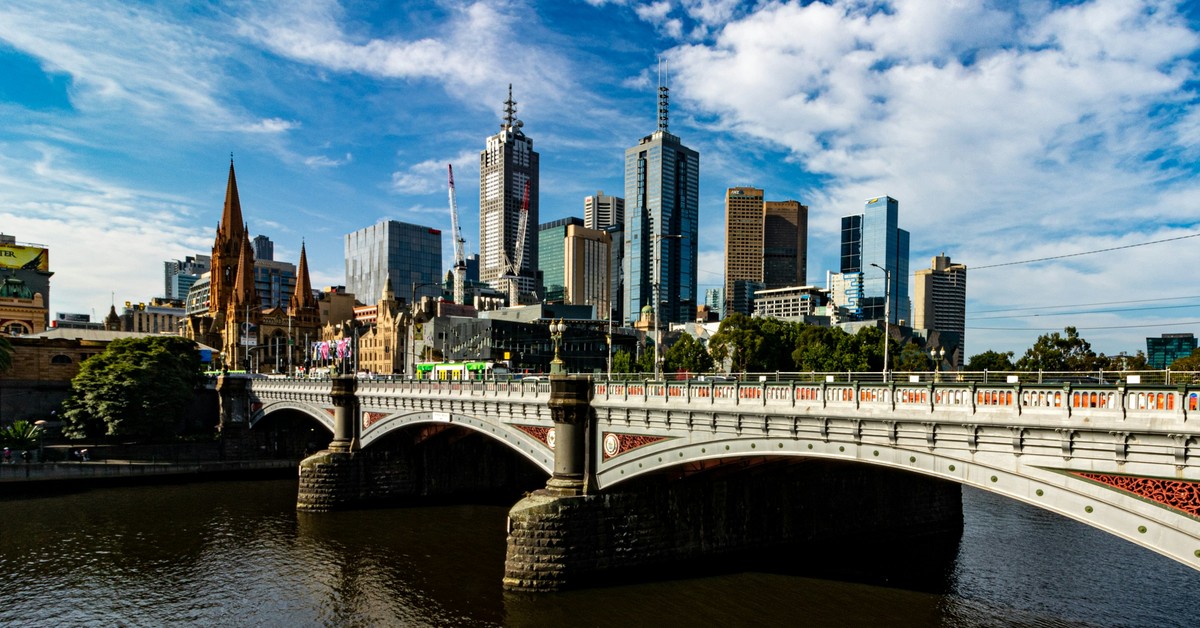 Melbourne city skyline and Princes Bridge, Victoria, a state offering skilled nomination