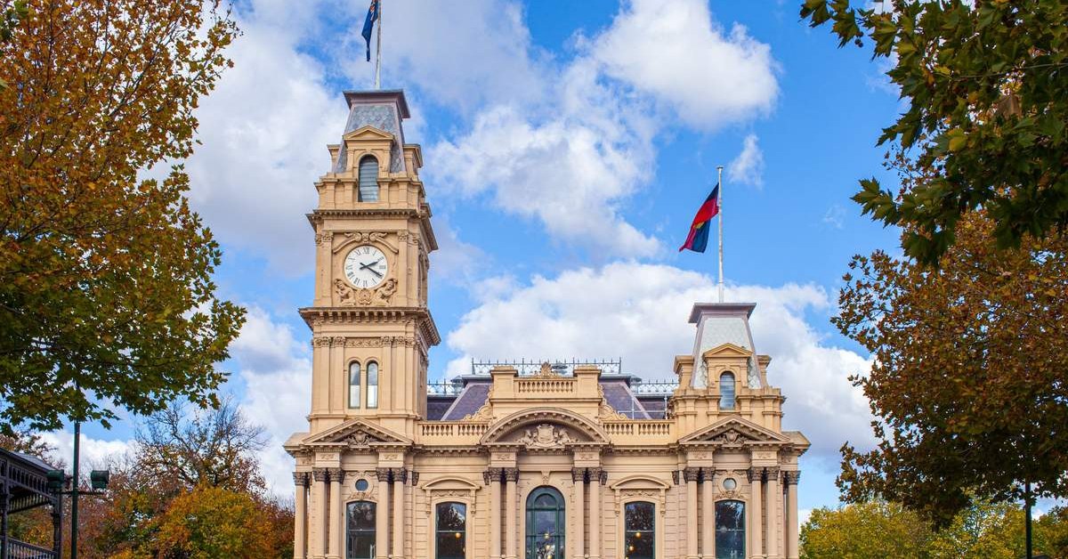 Bendigo Town Hall in regional Victoria, a designated regional area for 491 visa conditions